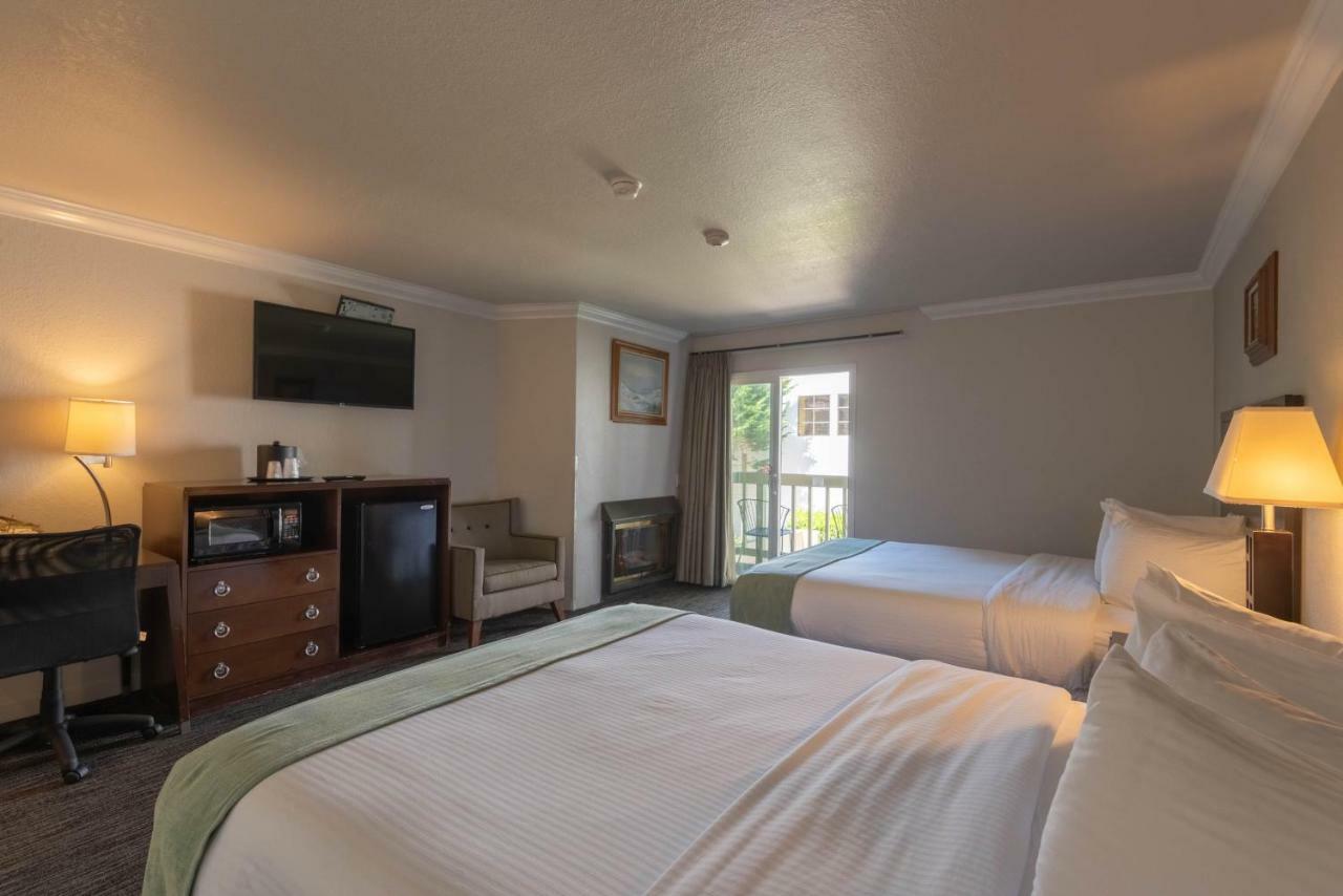 Cannery Row Hotel